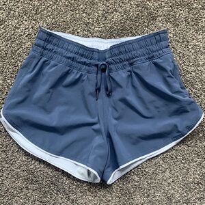 Lululemon woman’s REVERSIBLE shorts size 4
